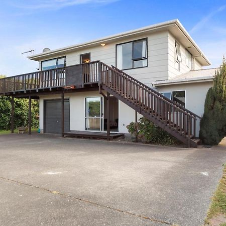 Rainbow Lake House - Lake Taupo Holiday Home Экстерьер фото